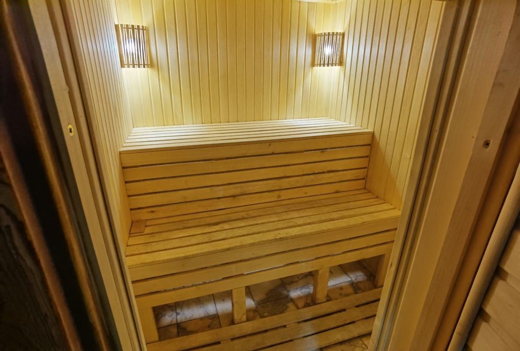 rooms-apartment-with-sauna