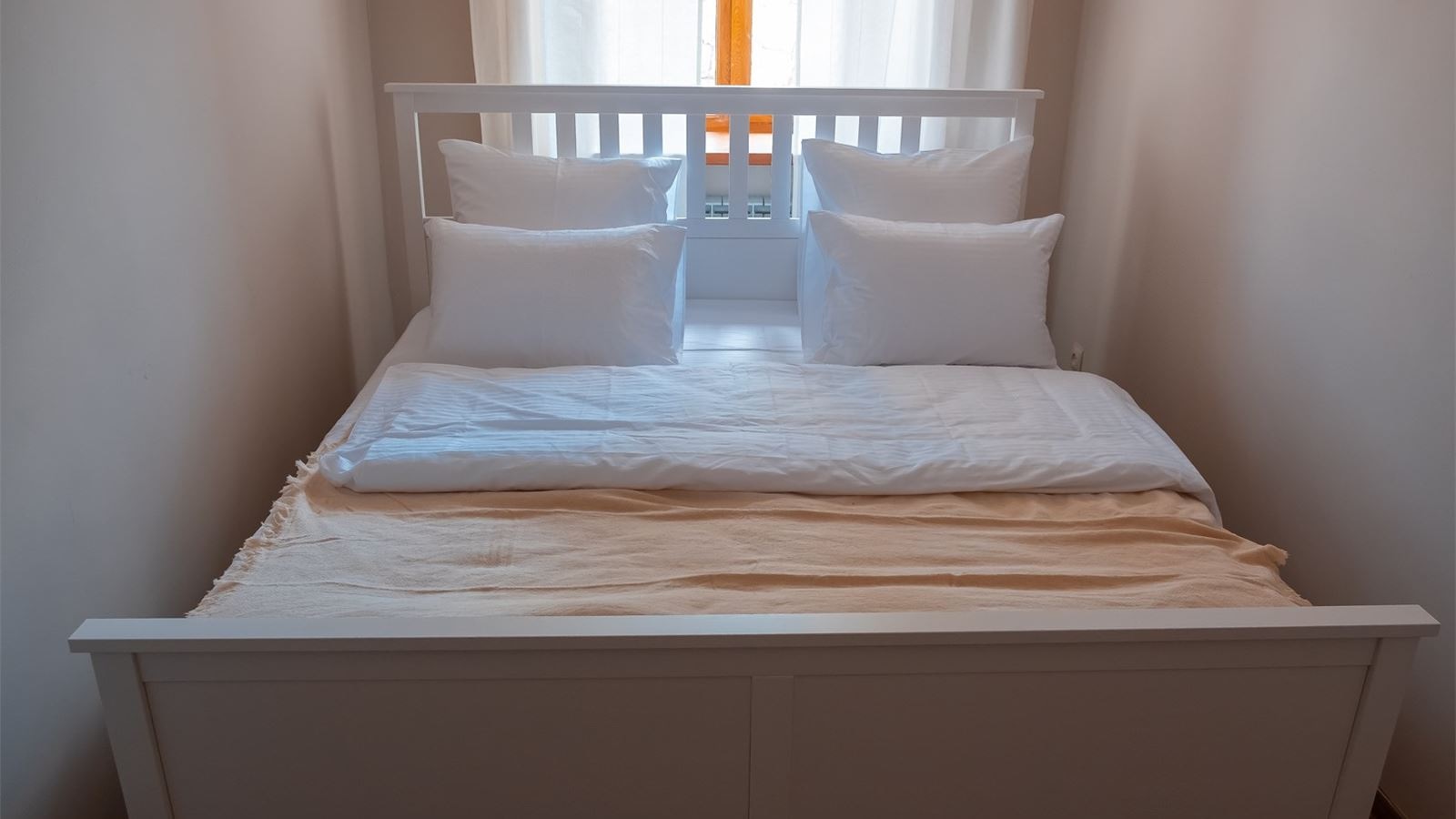 rooms-4bed-2room-berd-apartment