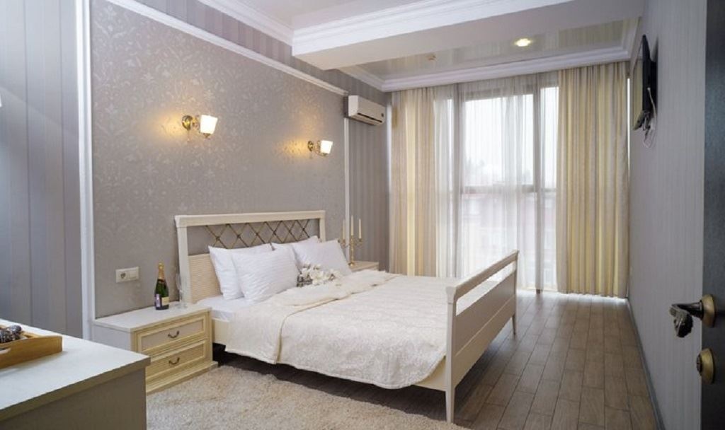 rooms-luxe-three-room