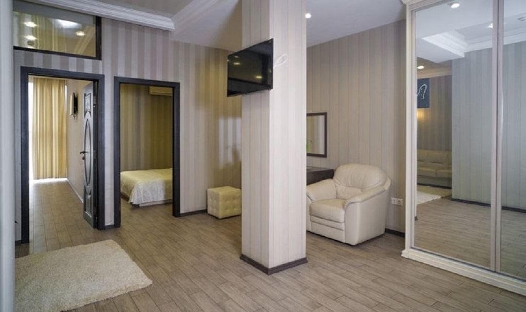 rooms-luxe-three-room