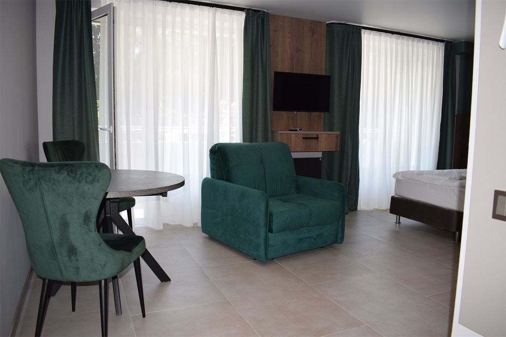 rooms-studio-with-balcony