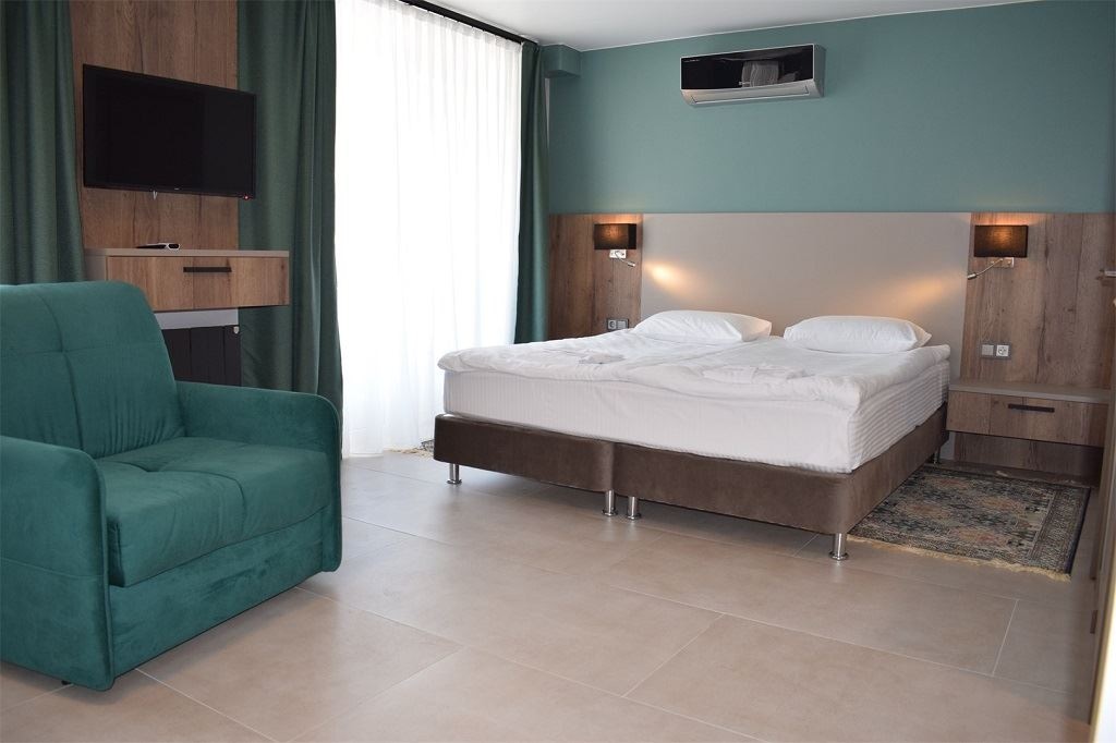 rooms-studio-with-balcony