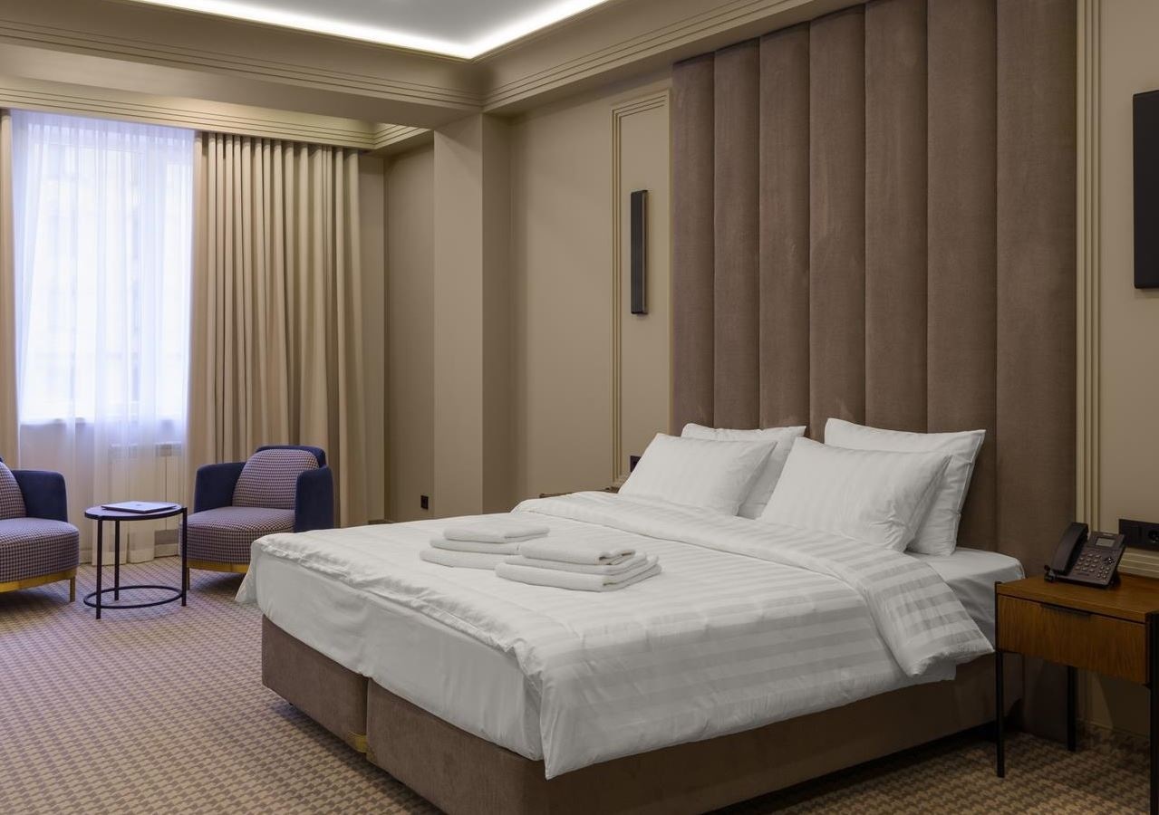 rooms-комфорт-двухместный-king-size-с-балконом