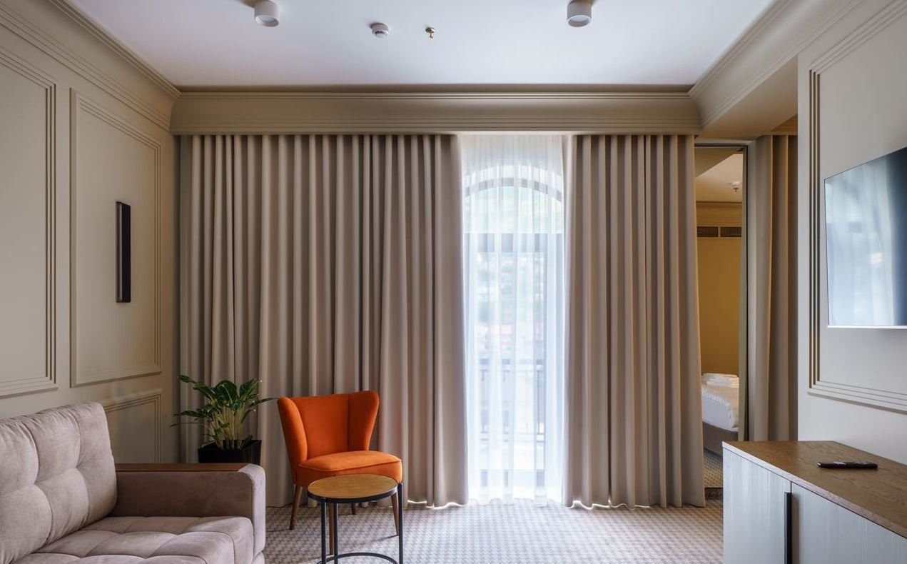 rooms-люкс-семейный-2хкомнатный-с-балконом