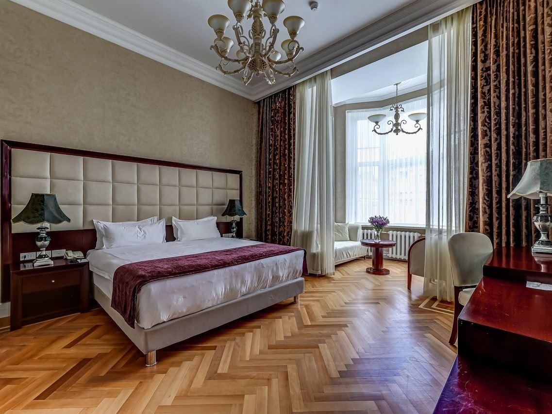 rooms-делюкс-с-эркером