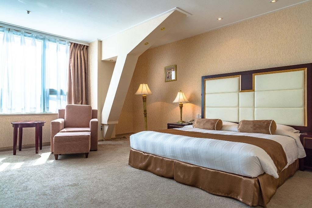 rooms-2bed-room-delux