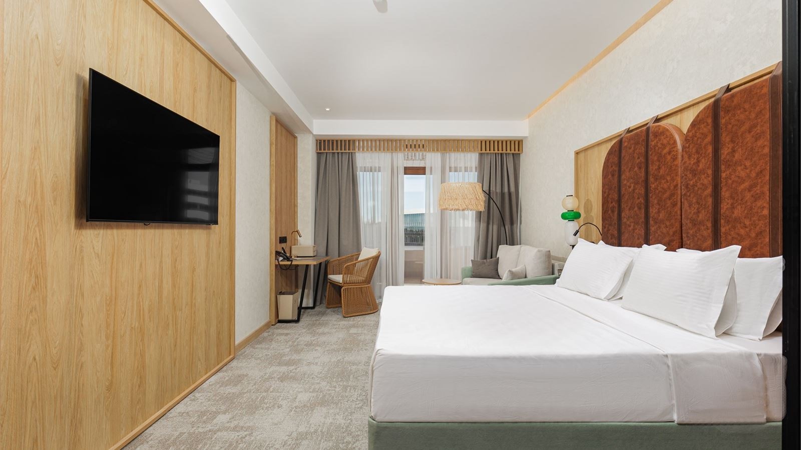 rooms-deluxe-pool-view