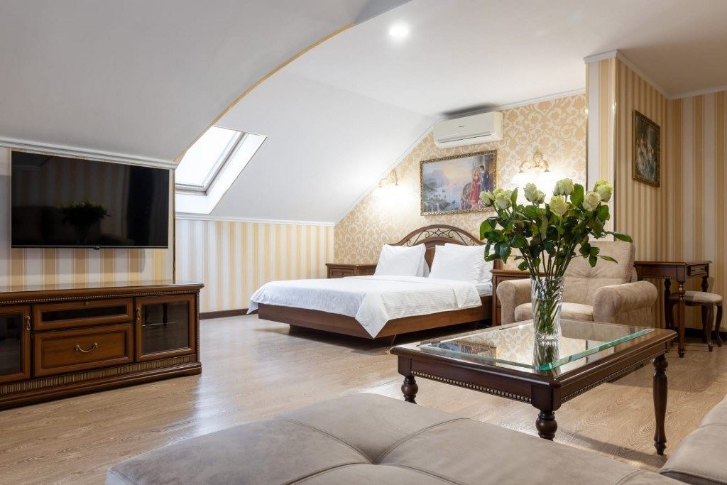 rooms-luxe-with-balcony-sea