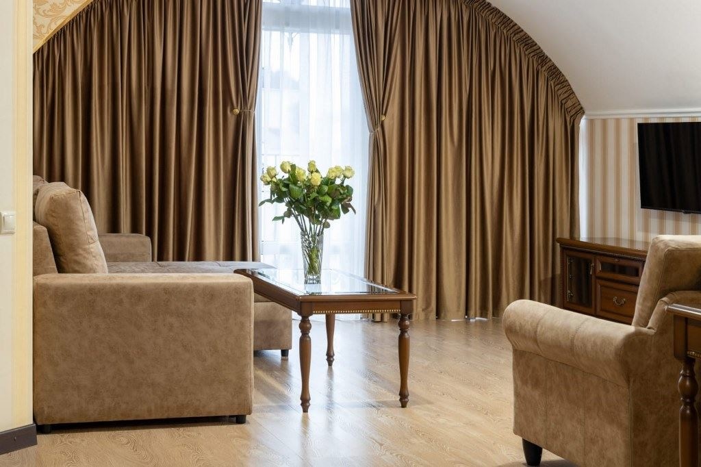 rooms-luxe-with-balcony-sea