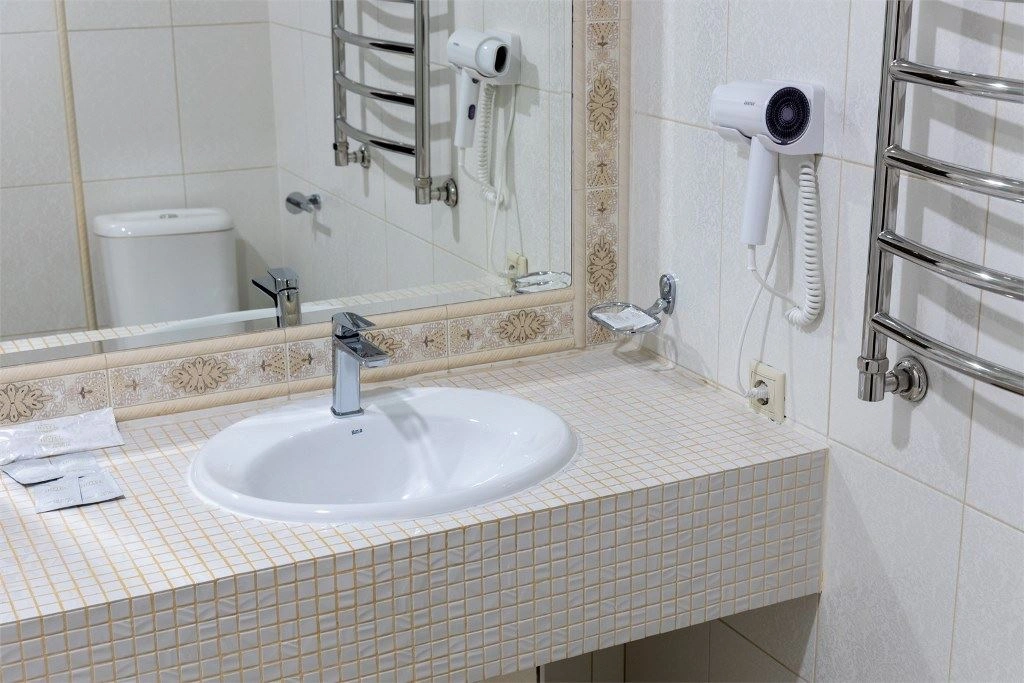 rooms-luxe-with-balcony-sea