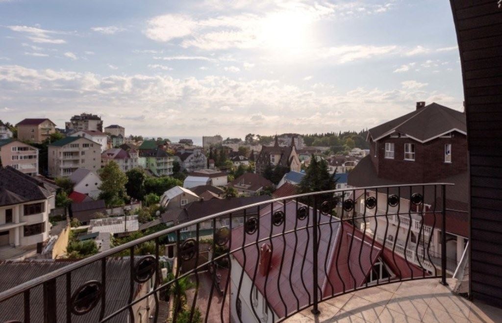 rooms-luxe-with-balcony-sea