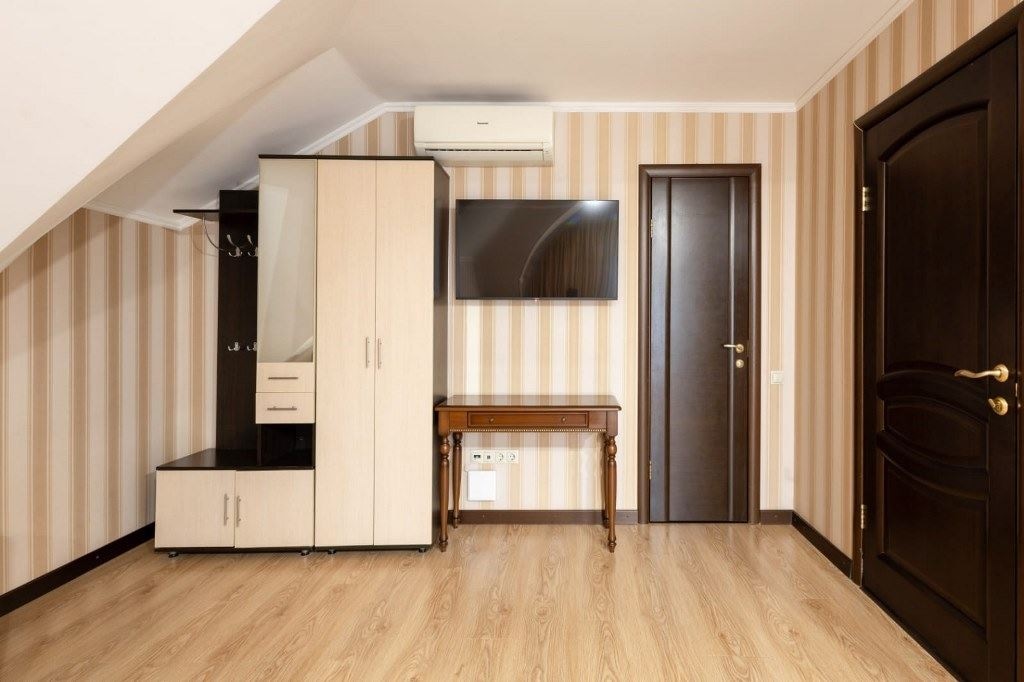 rooms-luxe-with-balcony-city