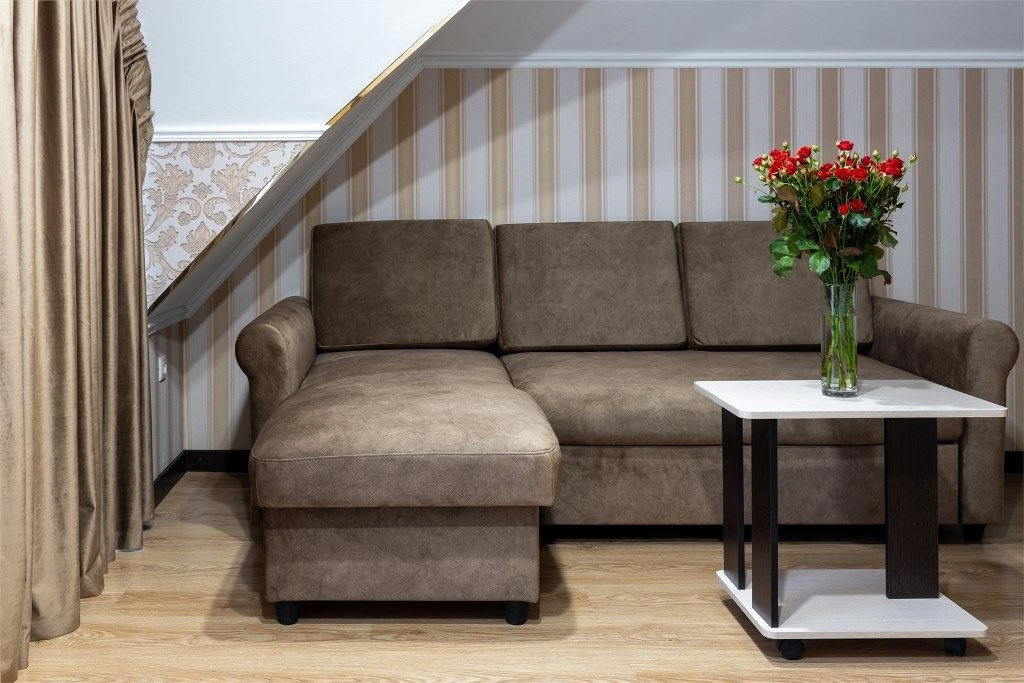 rooms-luxe-with-balcony-city