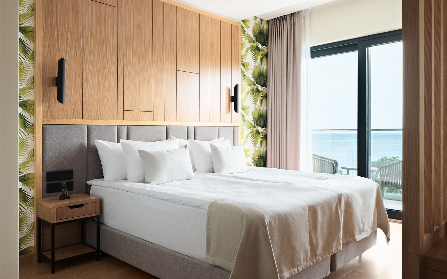 rooms-джуниор-сьют-с-видом-на-море