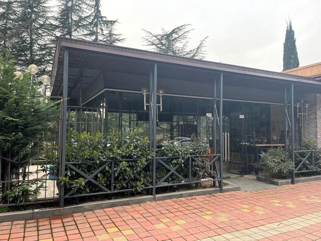 restaurants-restaurant