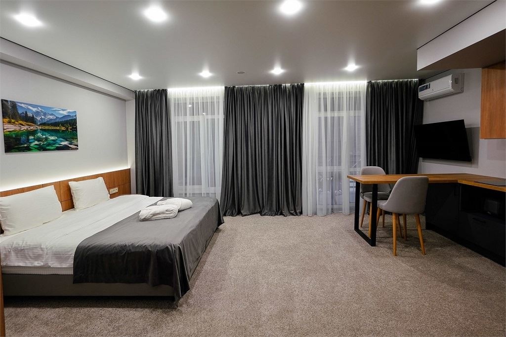 rooms-superior-with-balcony