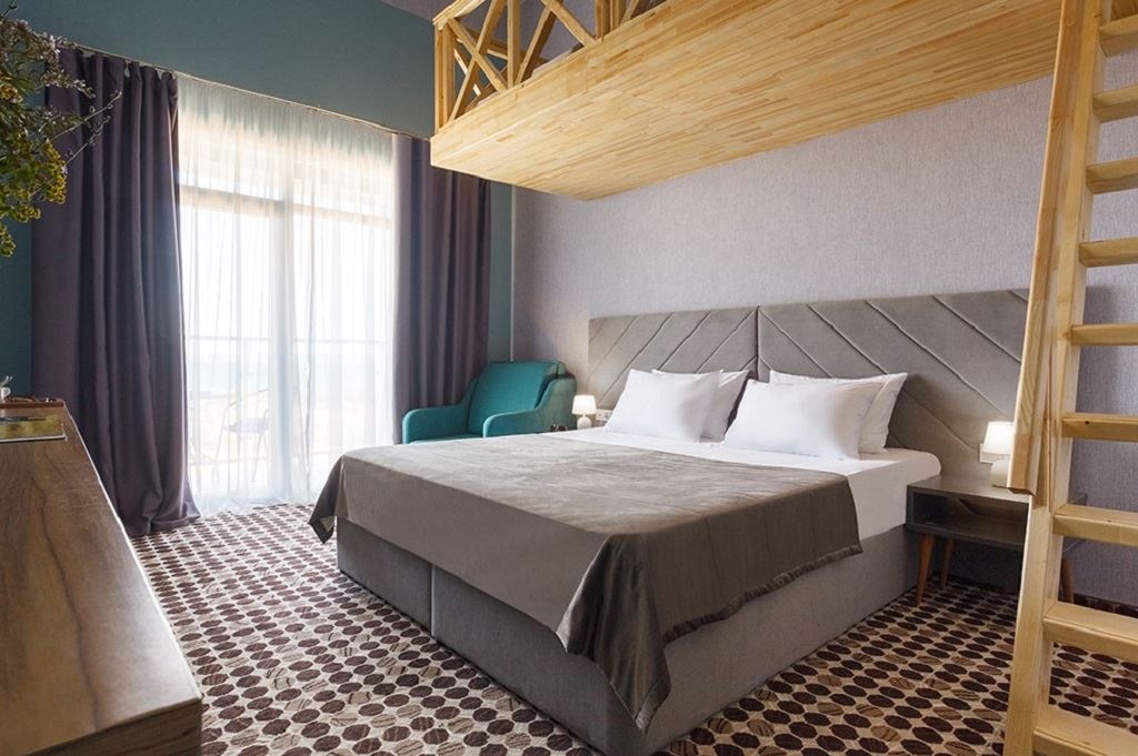 rooms-2х-местный-джуниор-сюит-с-видом-на-море