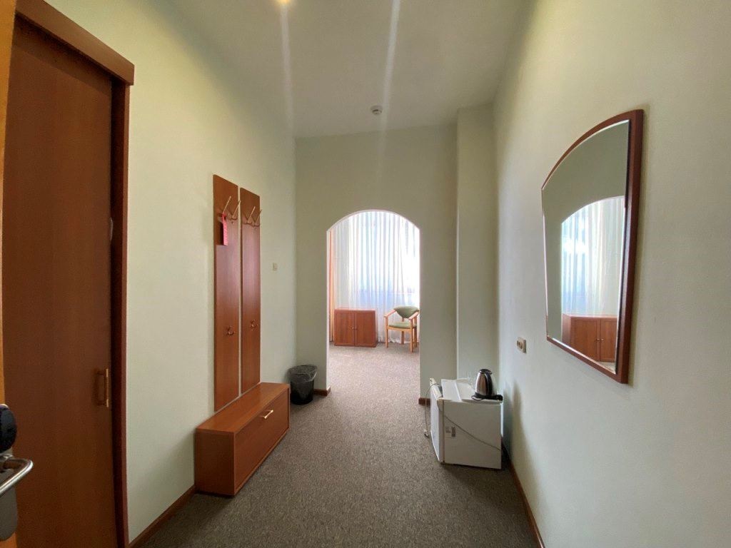 rooms-family-main-building