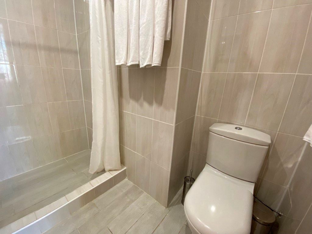 rooms-family-main-building