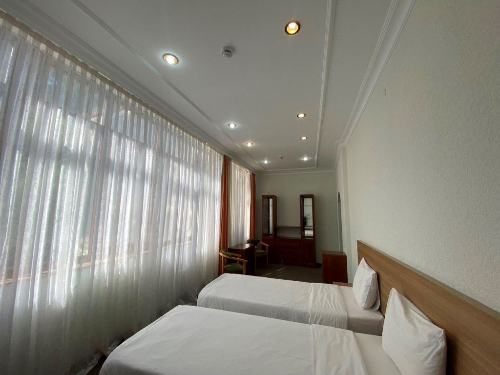 rooms-family-main-building