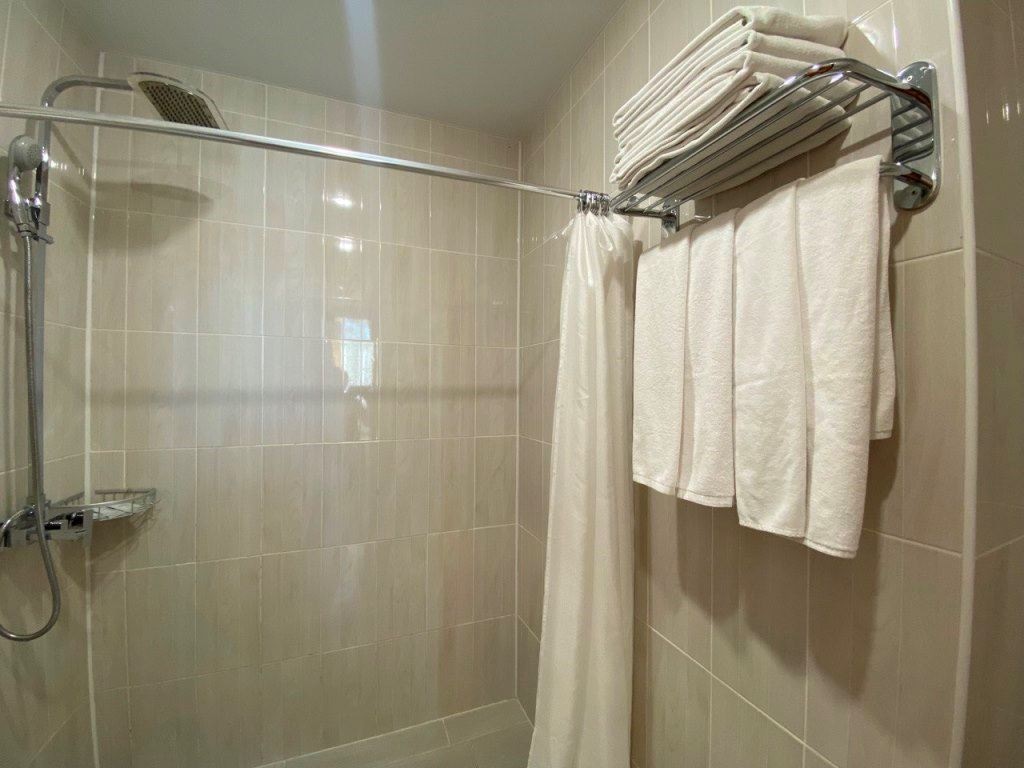 rooms-family-main-building