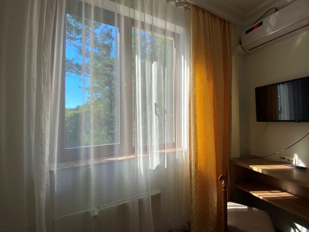 rooms-family-main-building