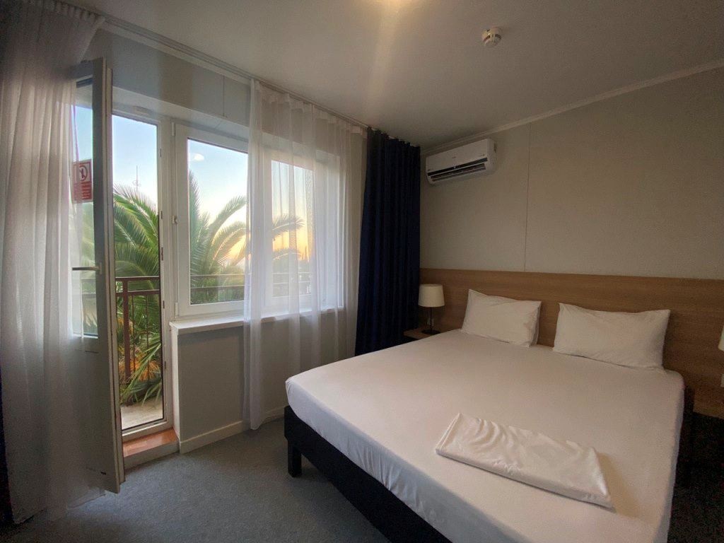 rooms-standart-double-balcony