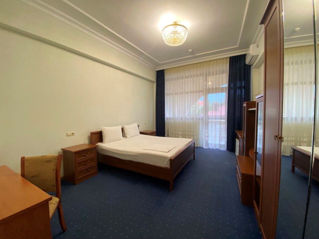 rooms-standart-balcony-side-sea-view