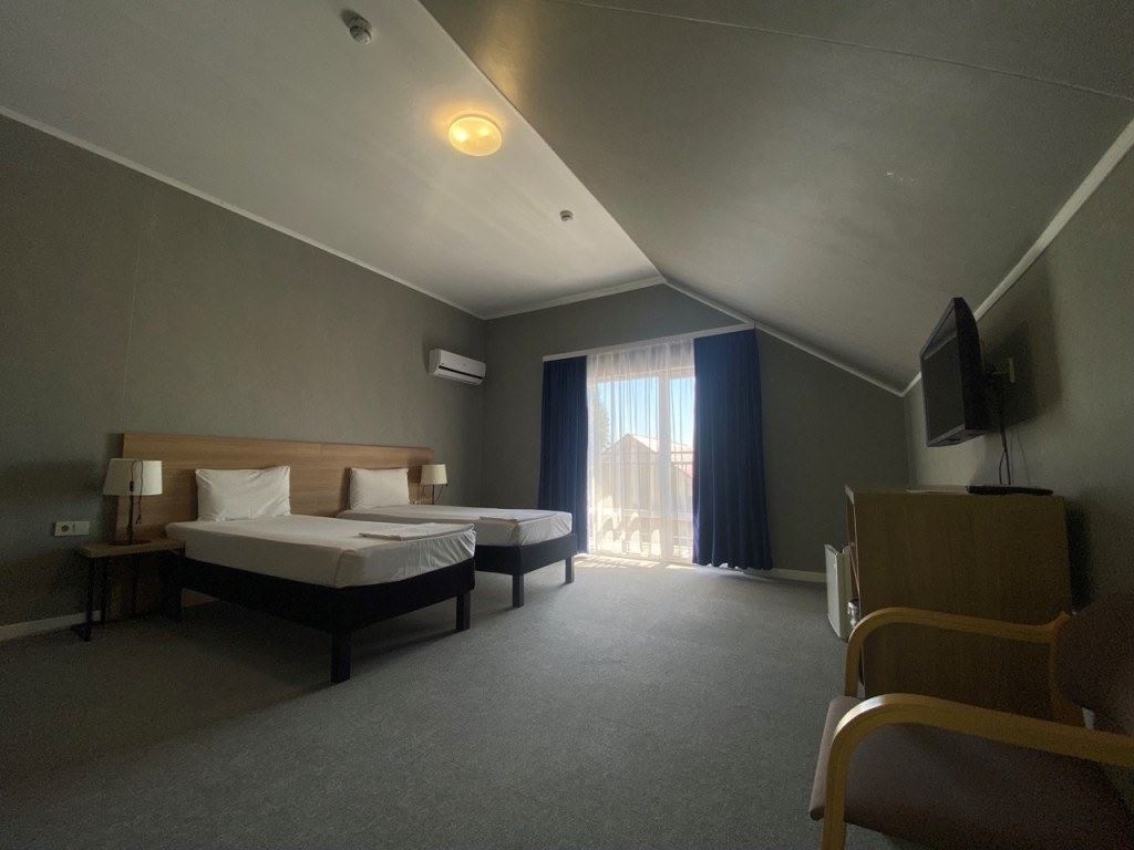 rooms-twin-+-balkon-+-kotteg