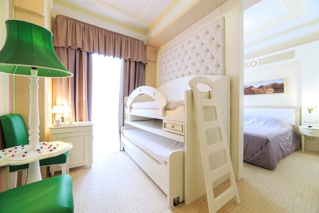 rooms-double-family-spalniy