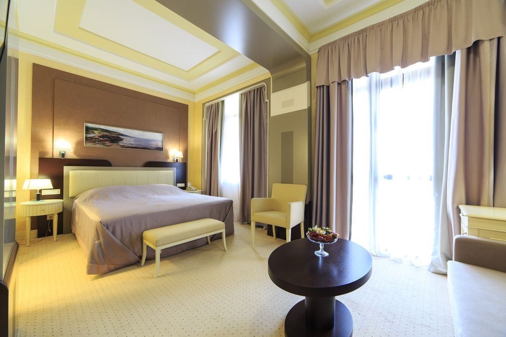 rooms-junior-suite-spalniy