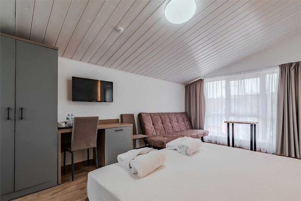 rooms-studoi-with-balcony