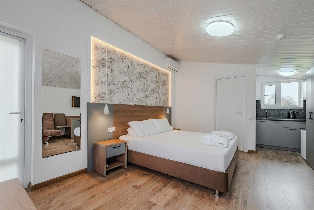 rooms-studoi-with-balcony