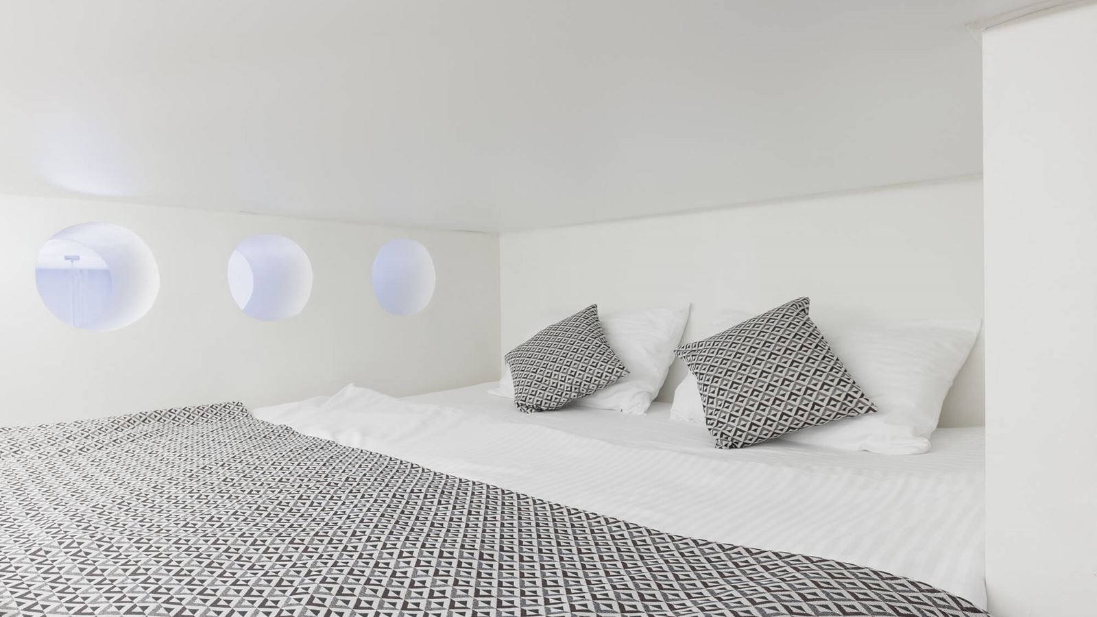 rooms-стандарт-трехместный-с-балконом