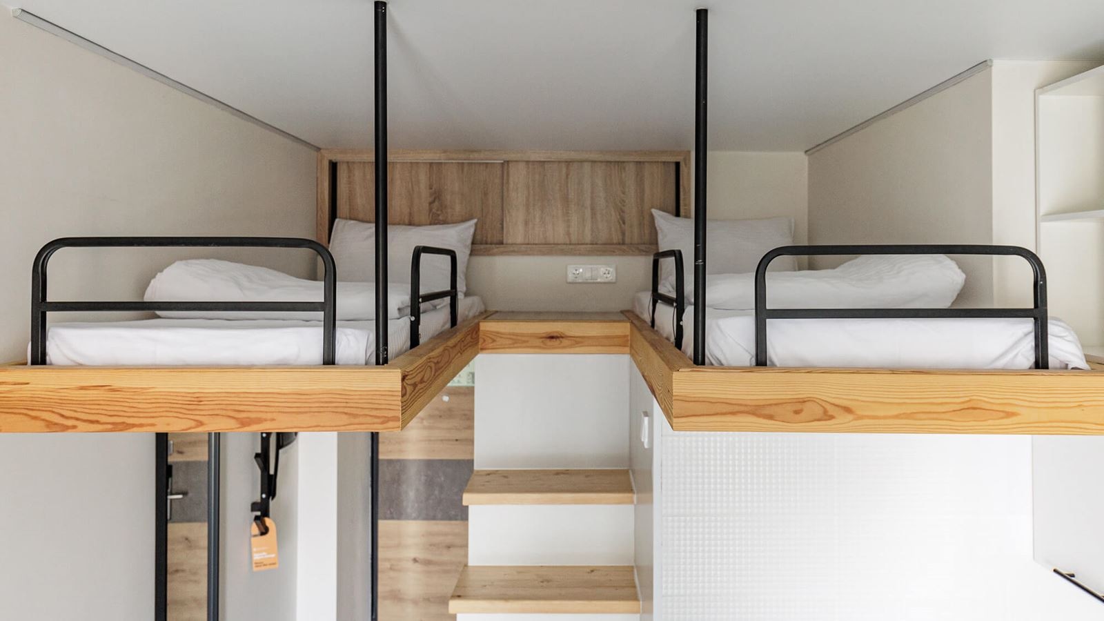 rooms-стандарт-четырехместный-с-балконом