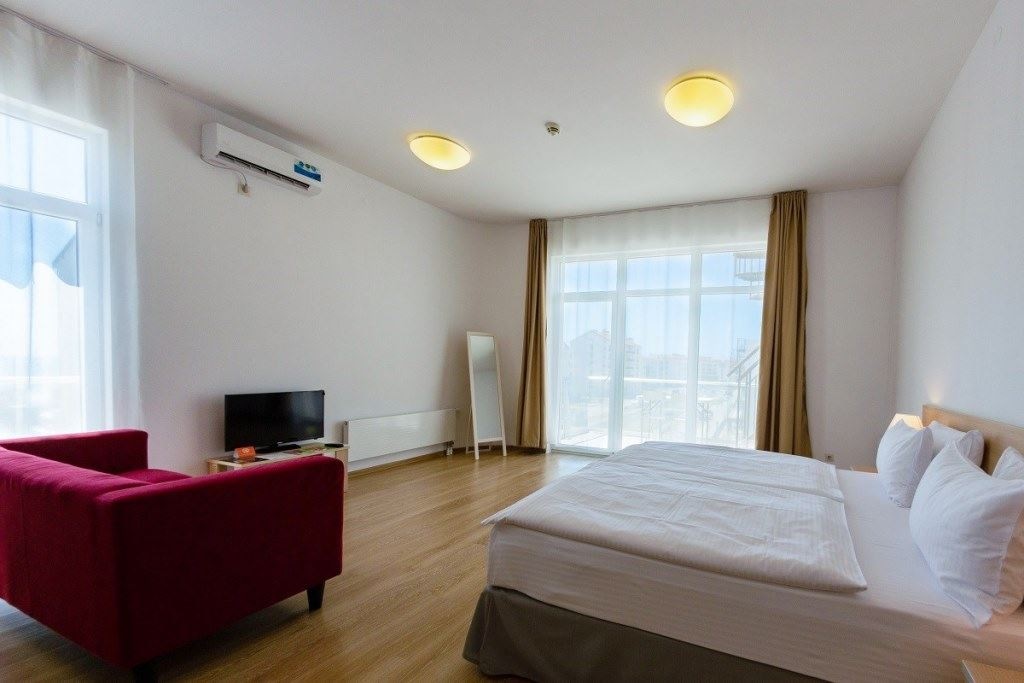 rooms-studio-roof