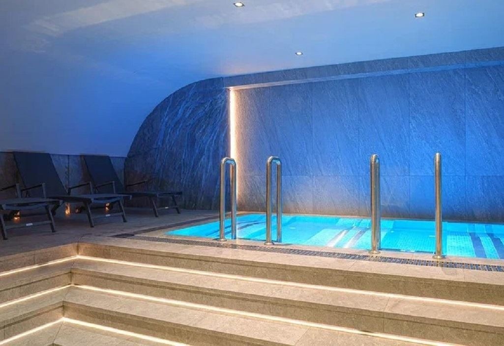 pools-indoor-pool