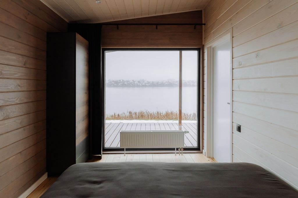 rooms-river-family
