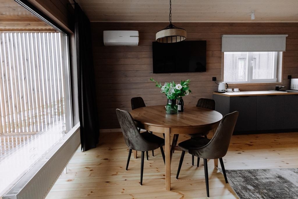 rooms-river-family