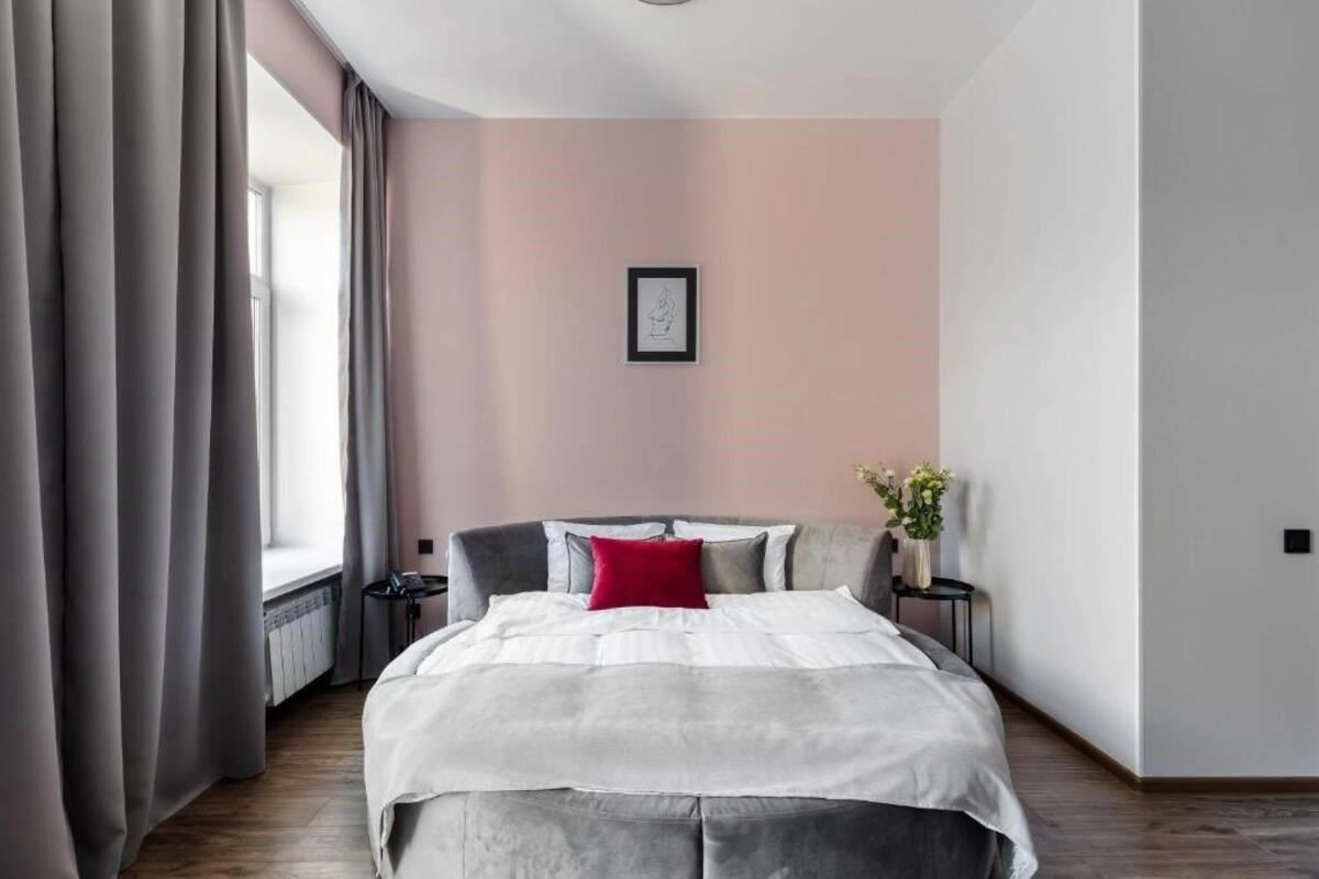 rooms-полулюкс-2местный-с-круглой-кроватью