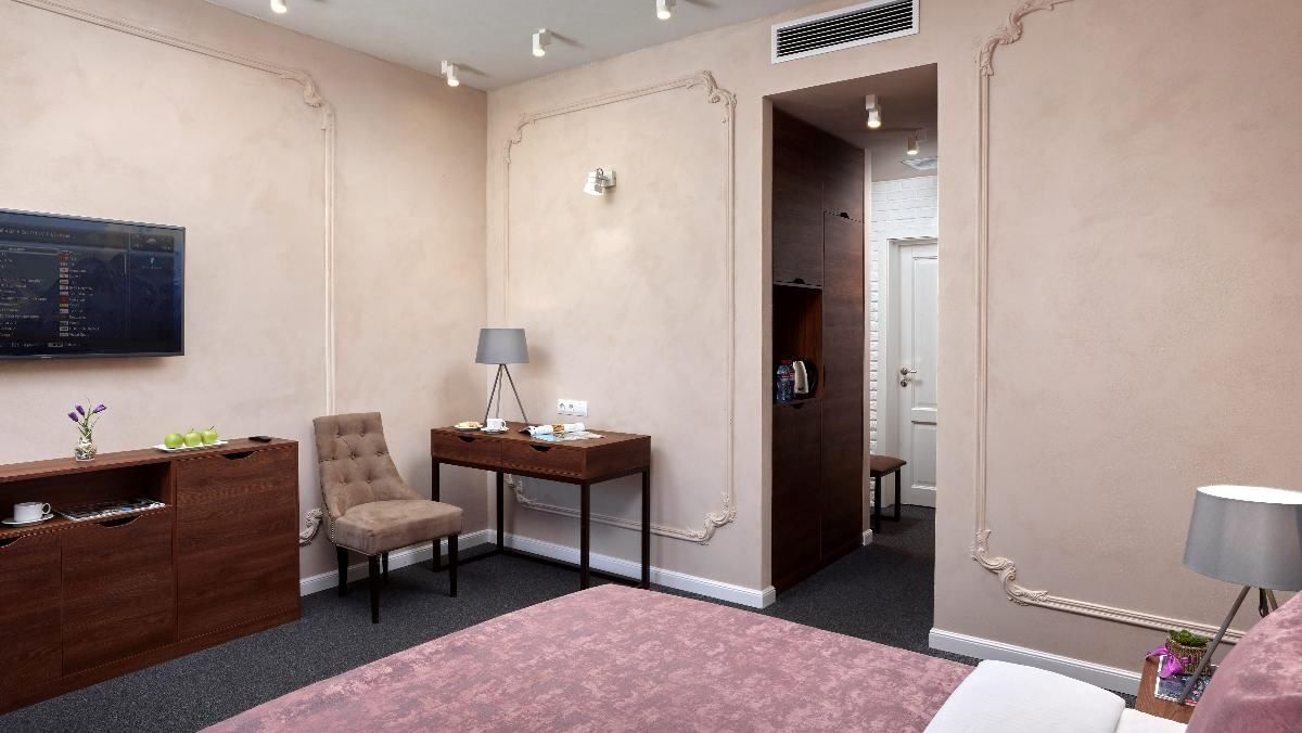 rooms-клубный-номер-с-балконом