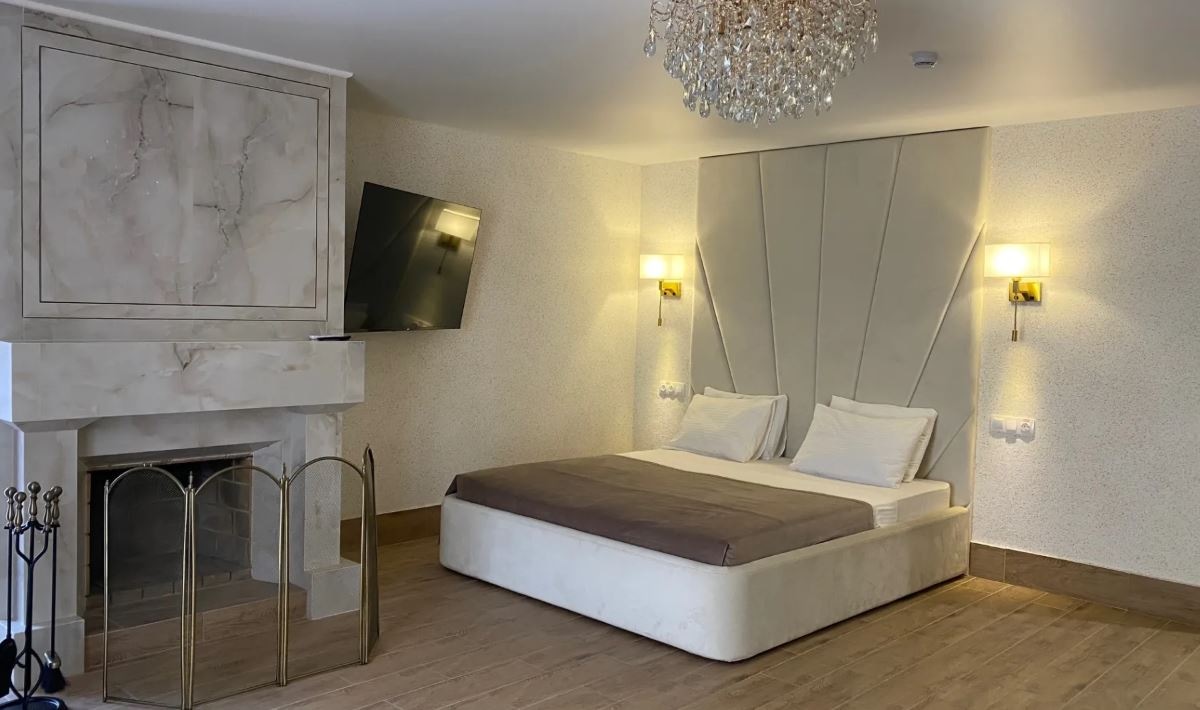 rooms-люкс-однокомнатный-с-камином