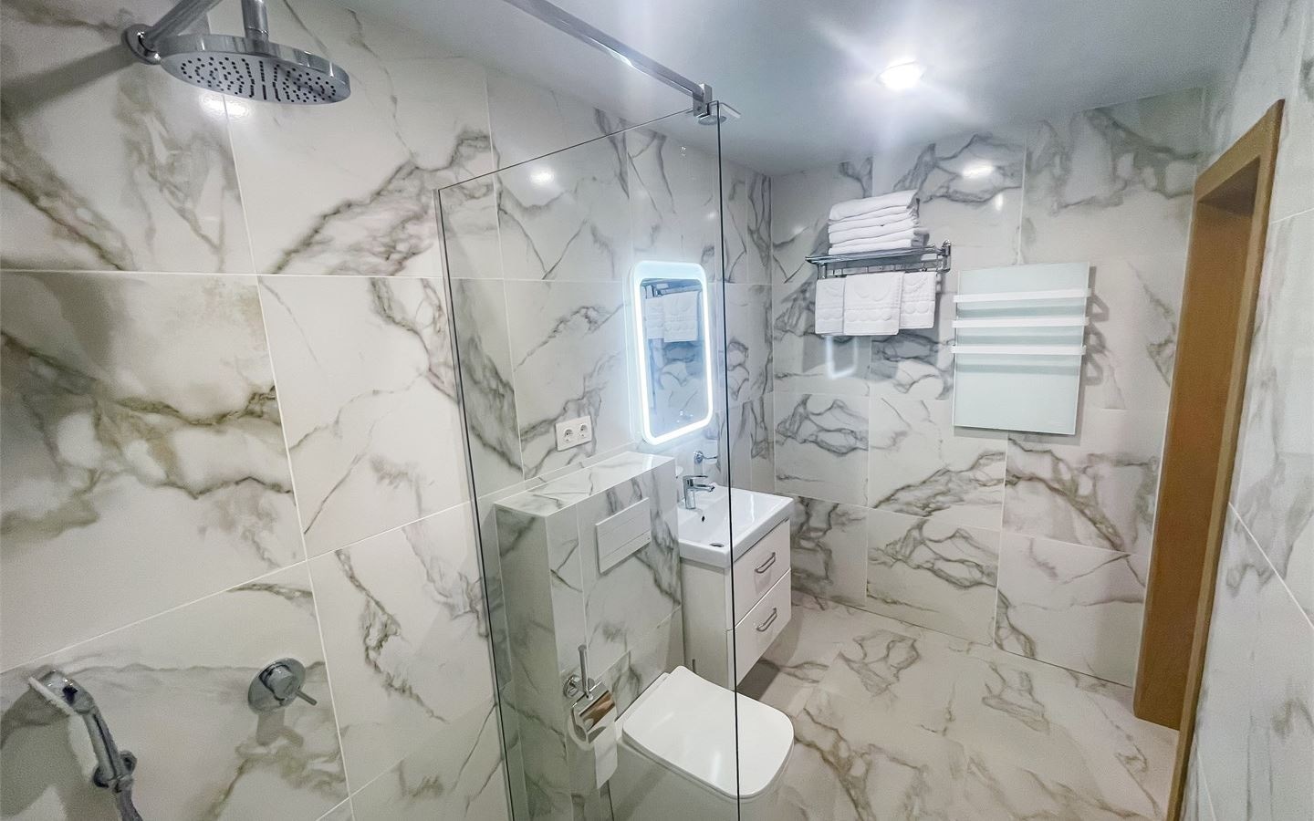 rooms-апартаменты-с-кухней-и-террасой
