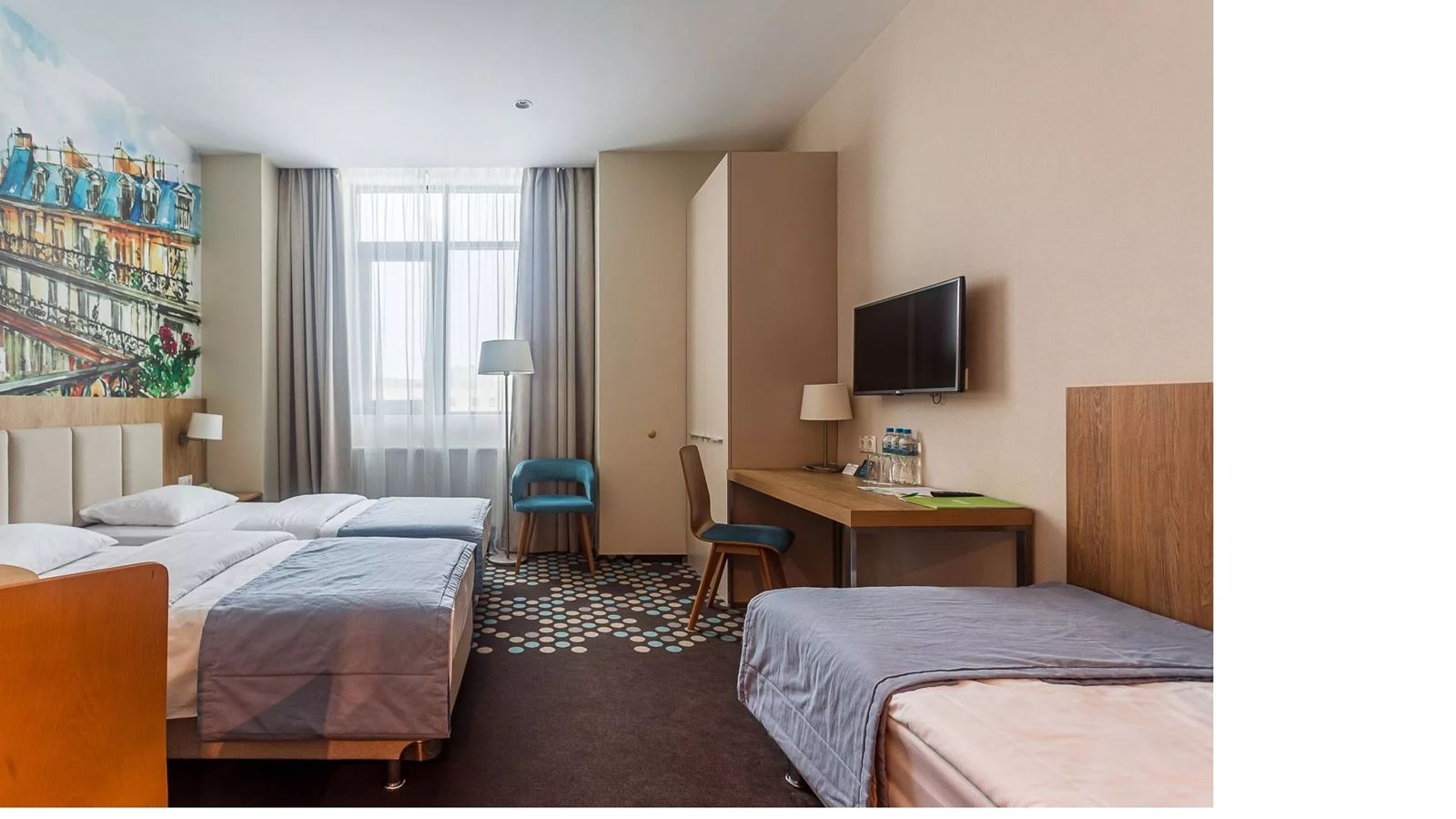 rooms-family-standard-with-three-beds-and-a-kitchen