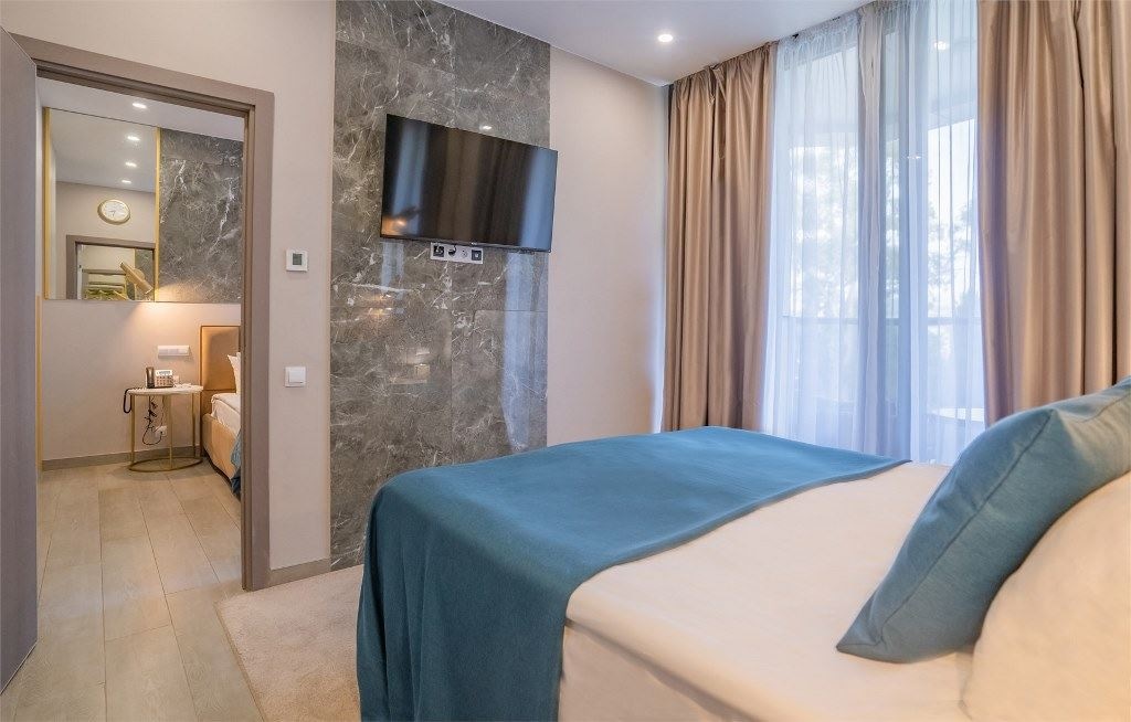 rooms-srandart-two-room-witn-balcony