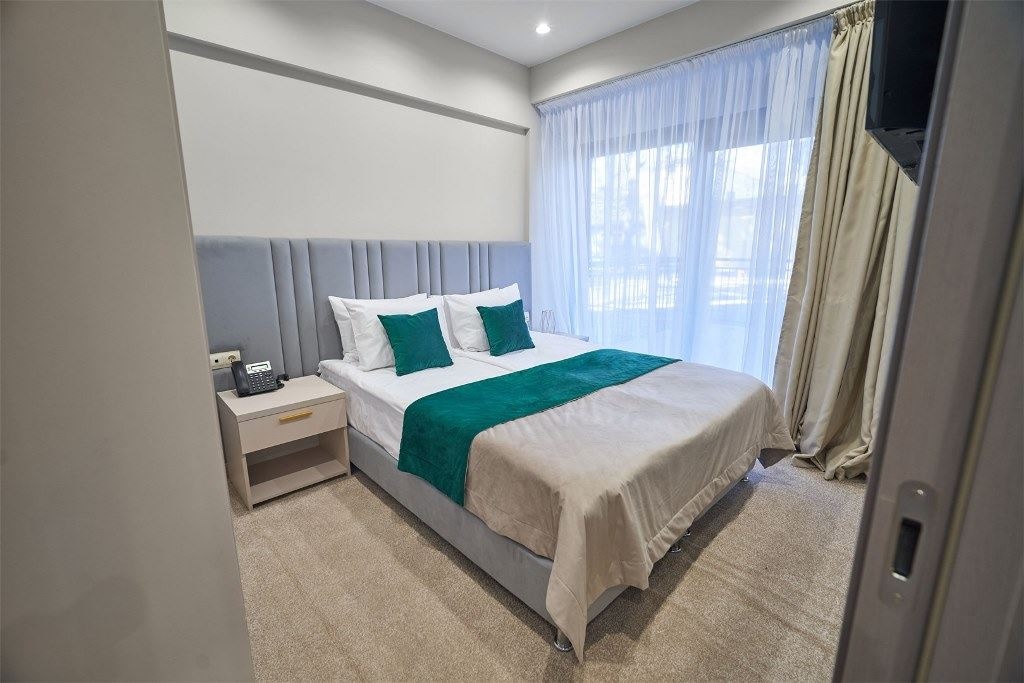 rooms-2-room-luxe-with-terasa