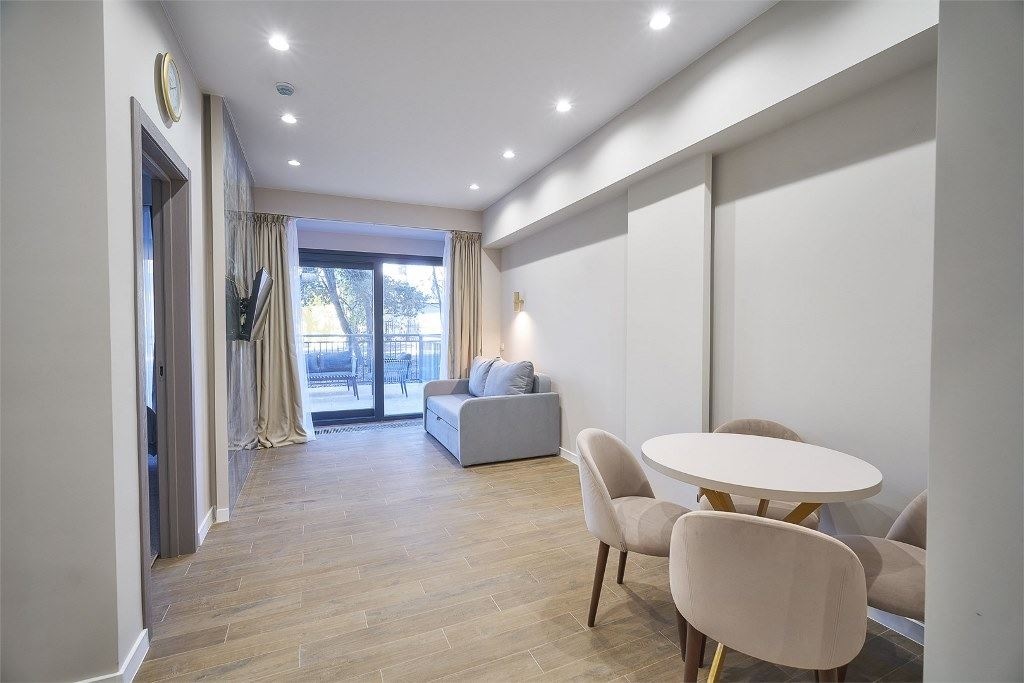 rooms-2-room-luxe-with-terasa