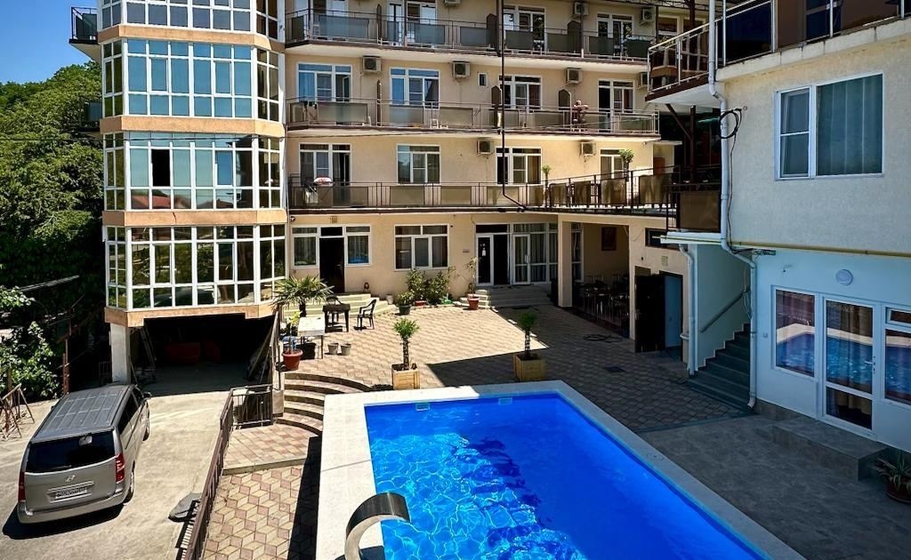 pools-outdoor-pool