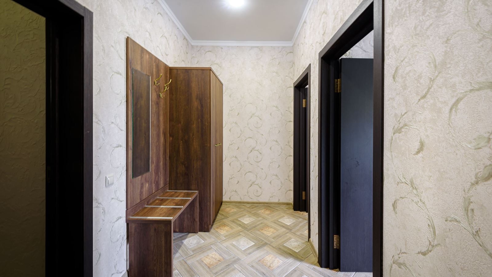 rooms-полулюкс-двухкомнатный-с-балконом-вид-на-лес-13-этаж-до-4х-гостей общая-площадь3539-квм