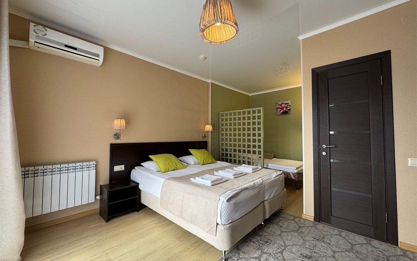 rooms-трехместный-с-общим-балконом
